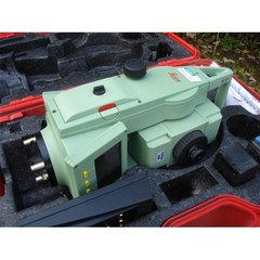 Leica TCR 805 Reflectorless Total Station Product Photo